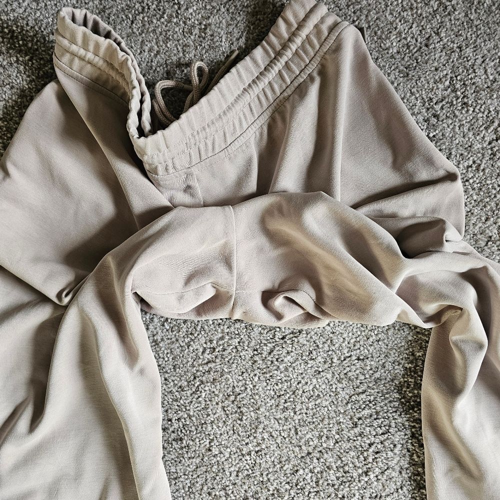 Athleta Seasoft Straight Cropped Pant - Picture 8 of 8